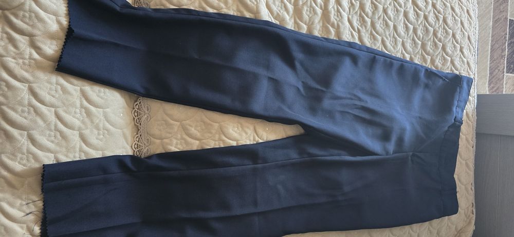 Продам школьные брюки