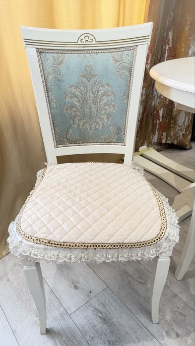 Продом стулья в хорошем состояний