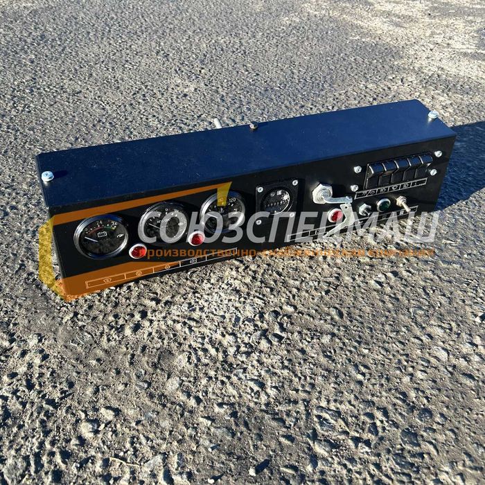 Щиток приборов на бульдозер ЧТЗ Б10М, Т-170, Т-130