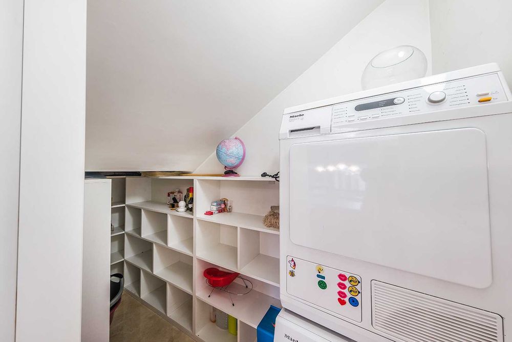 Продава се Къща в Нови Искър - 379 кв.м за 1110 €/кв.м - Снимка #6