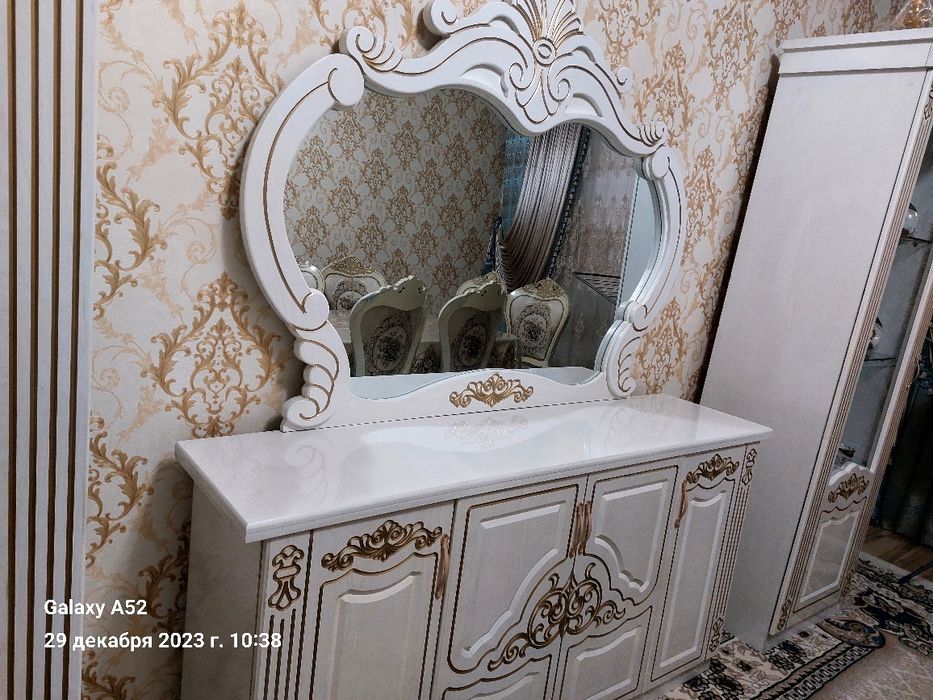 Пенал и комот мебель для гостиной