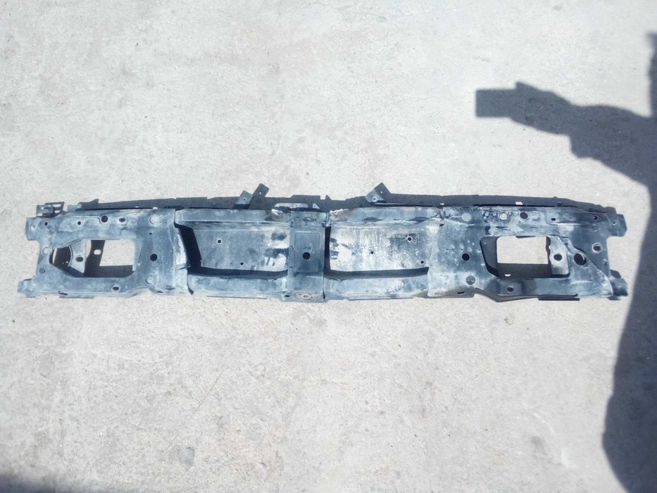 Капот, телевизор, балка бампера Гольф 3