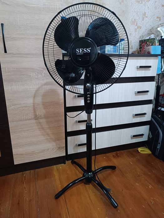 Напольный вентилятор