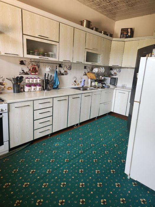 Geofizikada joylashgan barcha qulayliklarga ega uchastka oilaga ijarag