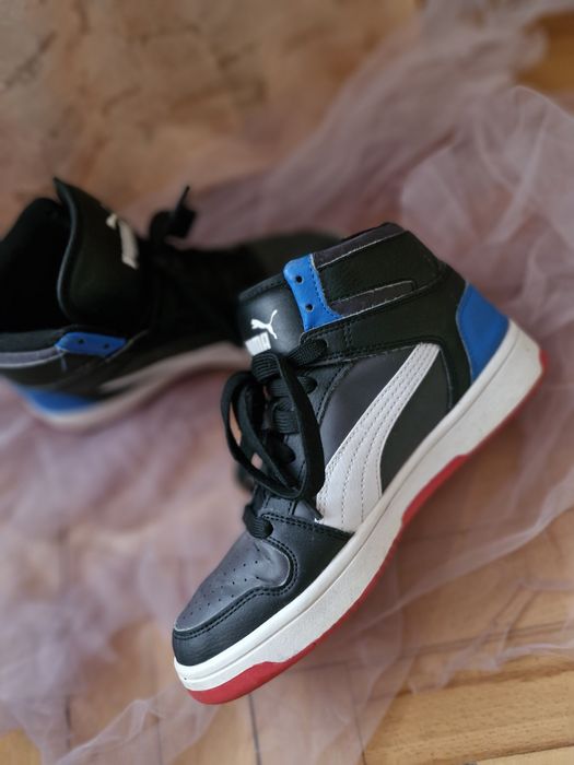 1. Ботуши 2. Adidas черни маратонки 3. Puma 4. Adidas маратонки