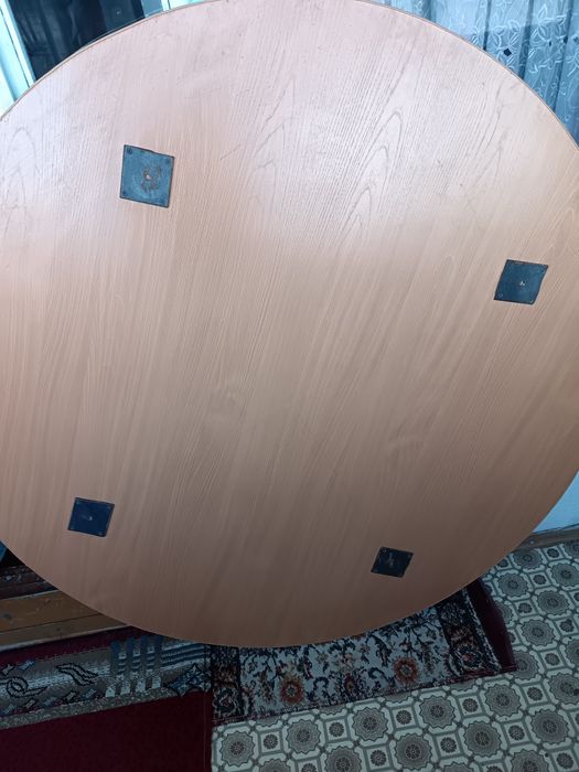 Продам круглый стол