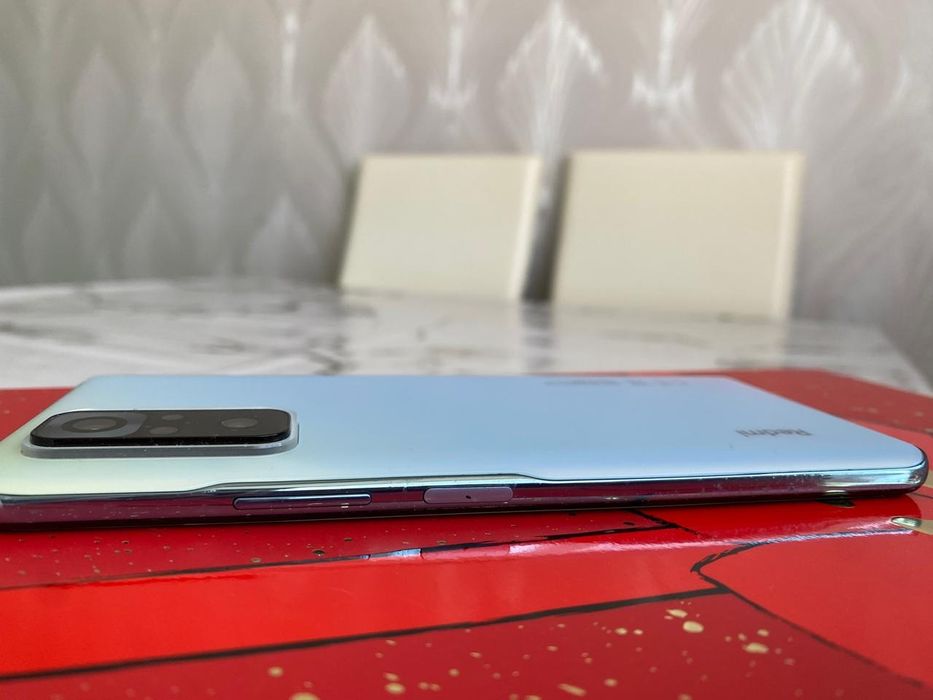 Продам Redmi Note 10 Pro Glacier Blue 128 GB