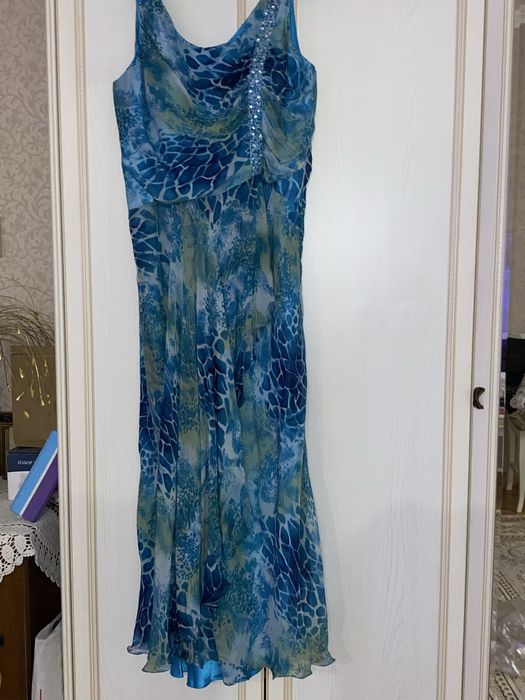 Платье вечернее продам