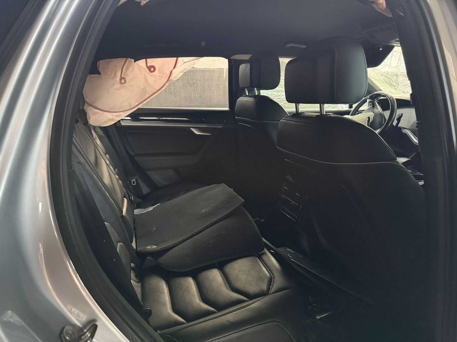 Volkswagen Touareg avariat