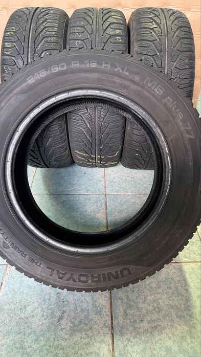 215/60/16 M+S 4 buc Uniroyal