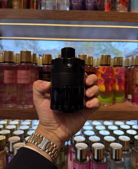 Azzaro Wanted by night