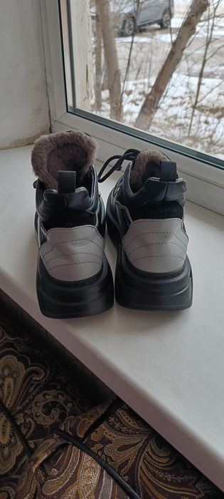 Женские зимние ботинки.Раз.36