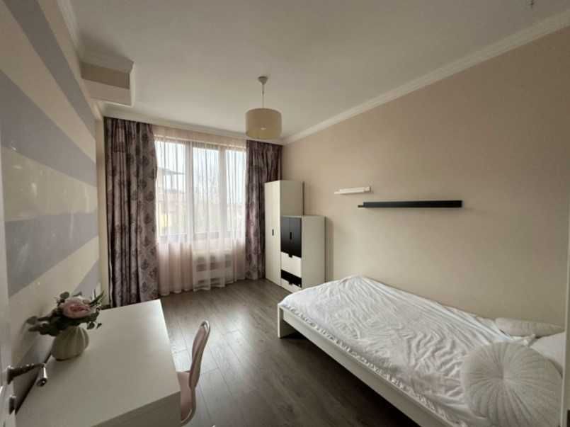 Дава се под наем Тристаен апартамент в София, Витоша - 120 кв.м за 1295.4 € - Снимка #4