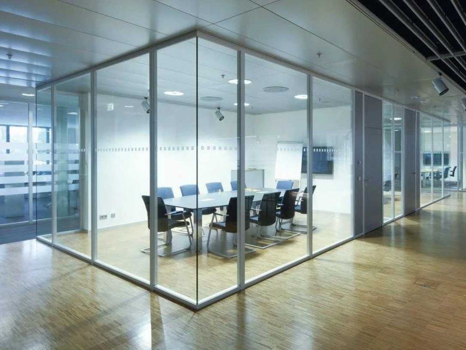 Shisha eshiklar va vitrajlarni o'rnatish va ta'mirlash xizmati.