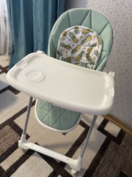 Столик для кормления в отличном состоянии