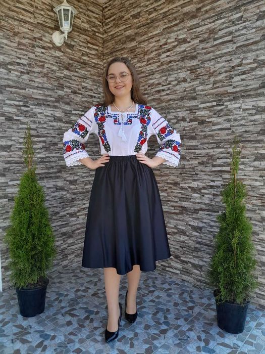 Fustă în stil cloș din tafta cu elastic în talie