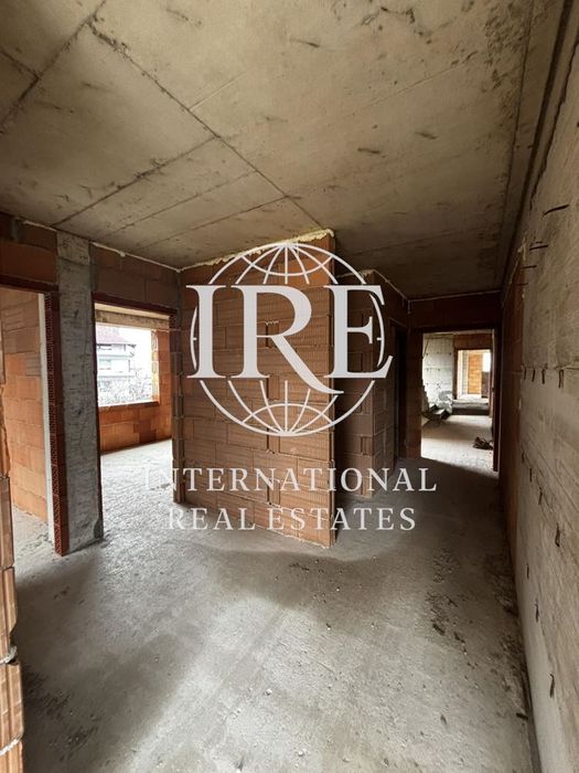 Продава се Тристаен апартамент в Варна, Галата - 96 кв.м за 898 €/кв.м - Снимка #4