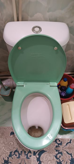 Продам срочно унитаз