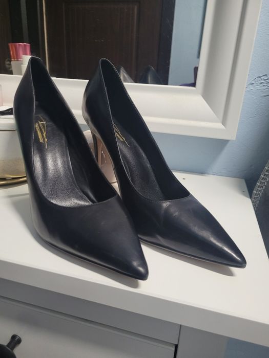 Обувки с висок ток