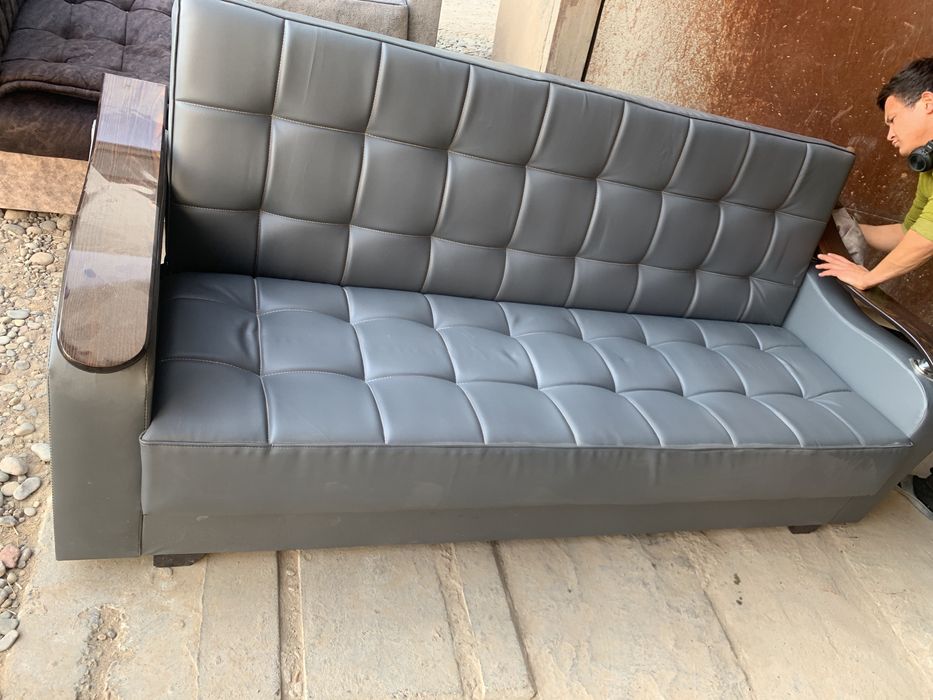 Kojanniy divan ofisga yetkazib berish bepul