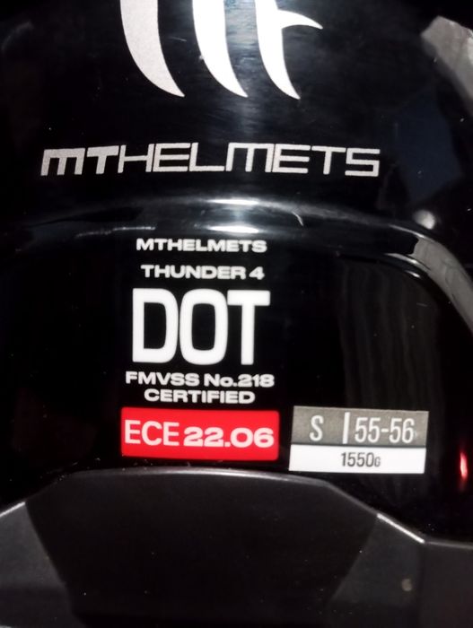 Vând cască MT THUNDER 4