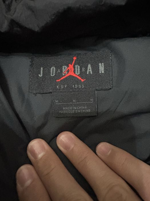 Продам Jordan Essentials Puffer Jacket