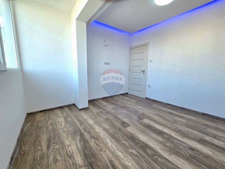 Продава се Двустаен апартамент в Варна, Владислав Варненчик - 65 кв.м за 1059 €/кв.м - Снимка #11