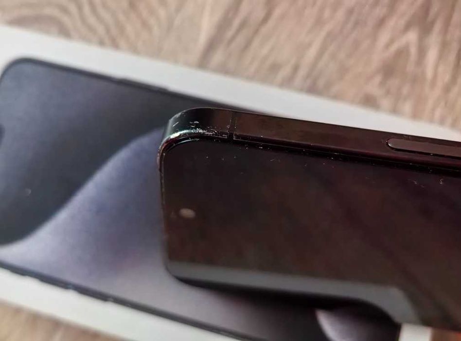 продам iphone 15 pro max 1Tb (пятна на экране)