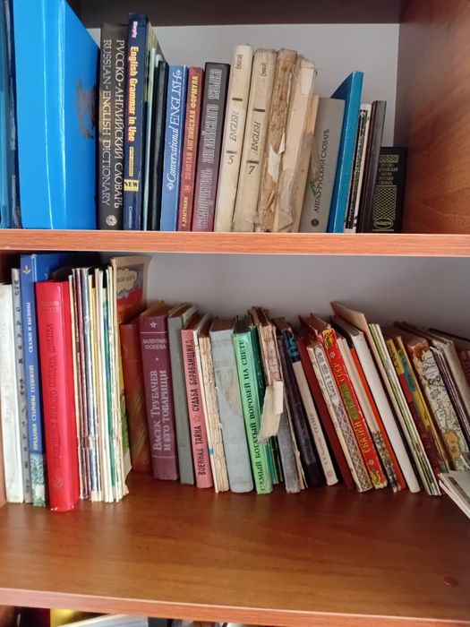 Продаю книги разные.