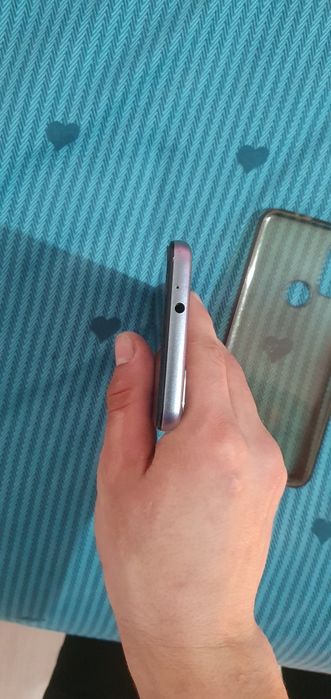 Motorola g30 128 GB 6 giga ram