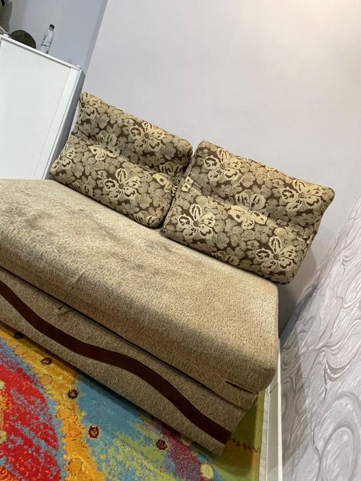 Продается мини диван 5000 тенге