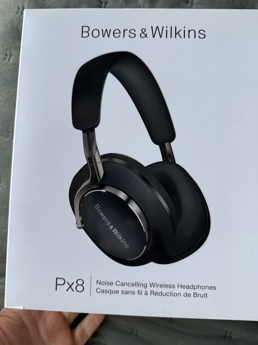 Bowers & Wilkins Px8