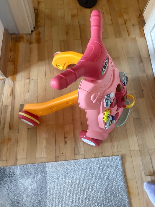 Детска проходилка уолкър