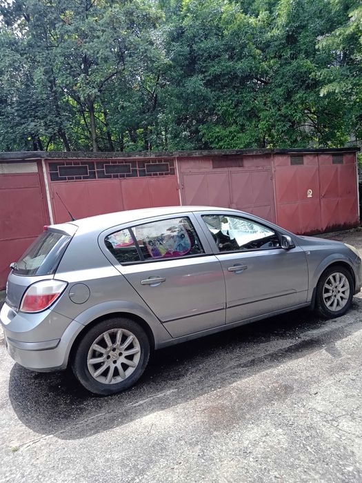 Vând autoturism Opel Astra H 1.4 Benzină ( 2004)- Motor defect