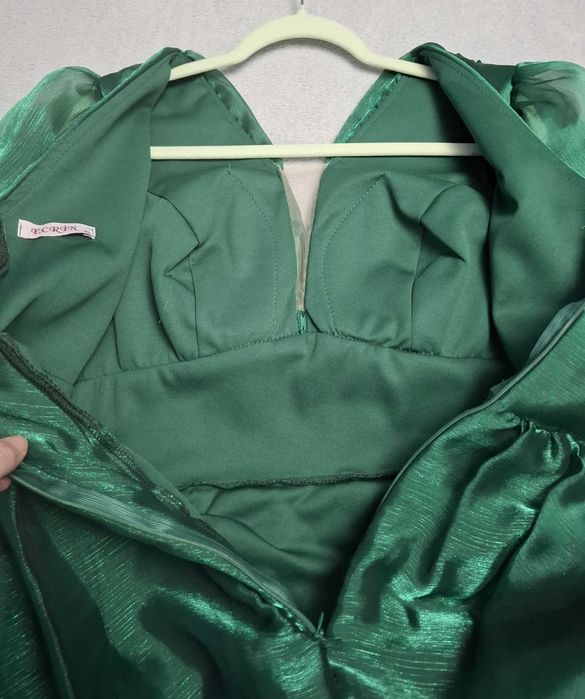 Rochie eleganta superba, de tul verde lucios, LaFaba Ecrin, L-40