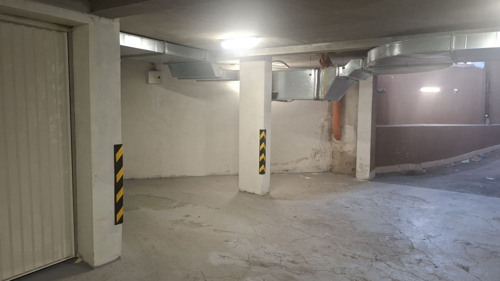 Дава се под наем Гараж / Паркомясто в София, Зона Б-18 - 10 кв.м за 66.3 € - Снимка #2