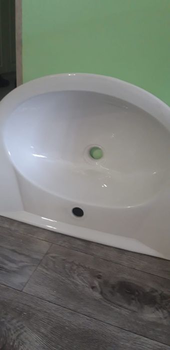 Раковина и пьедестал.