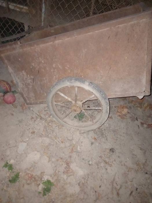 Продам тележку железную.