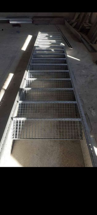 Scari zincate pe comanda