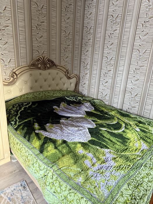 Продается спальный гарнитур