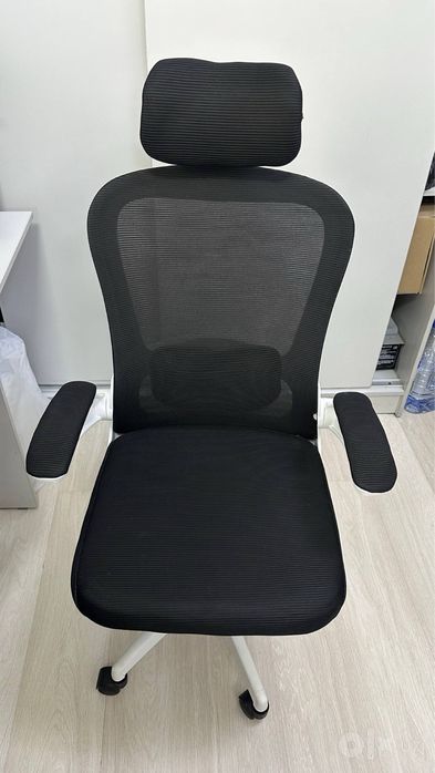 Офисное кресло