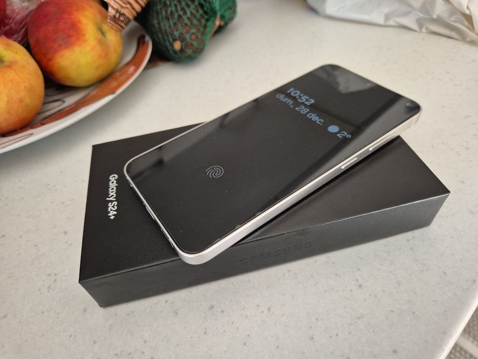 Vand Samsung S24 plus in garantie