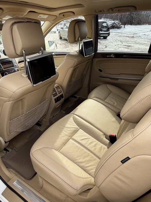 Mercedes Benz GL550 4 Matic Grand Edition