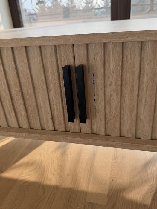 Бежова маса от Камко