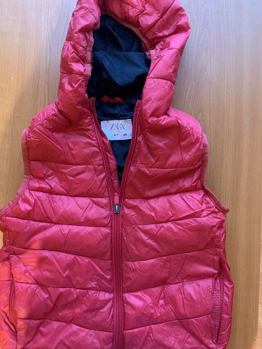 Vesta Zara baieti,purtata foarte putin,marime 120