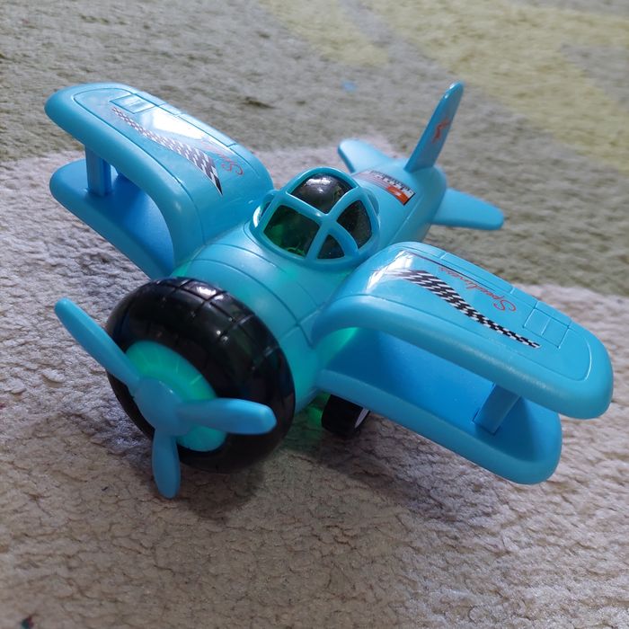 Продам музыкальный вертолёт