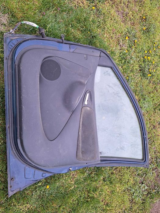 Тойота Ярис 2004г,предна десна оборудвана