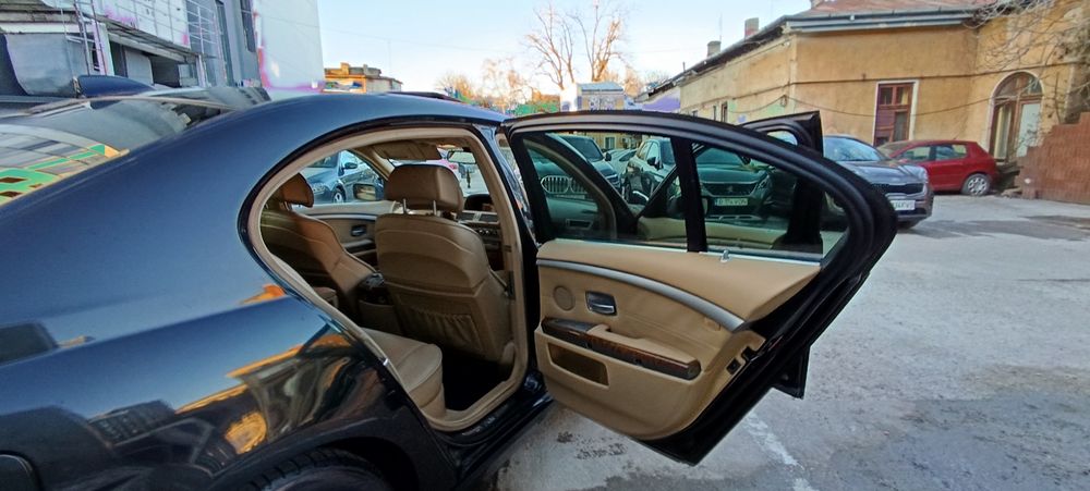 BMW 745d//330cp Trapa/Soft close/ Shadow Line//