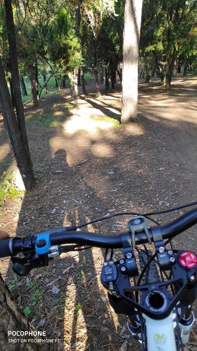 Vând Bicicleta DH Full suspension Bionicon