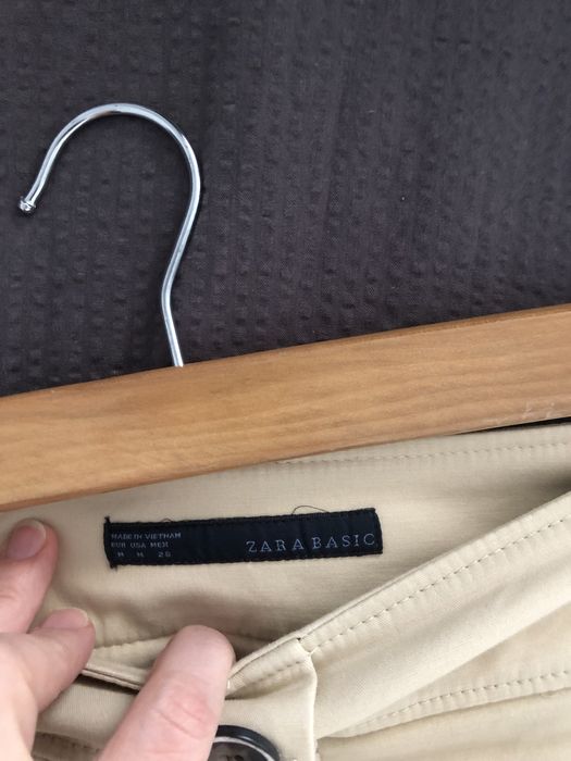 Fusta Zara, marimea M.